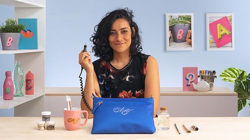 Hand-Lettering Techniques for Objects