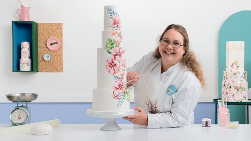 Cake design floral: pinte com manteiga de cacau